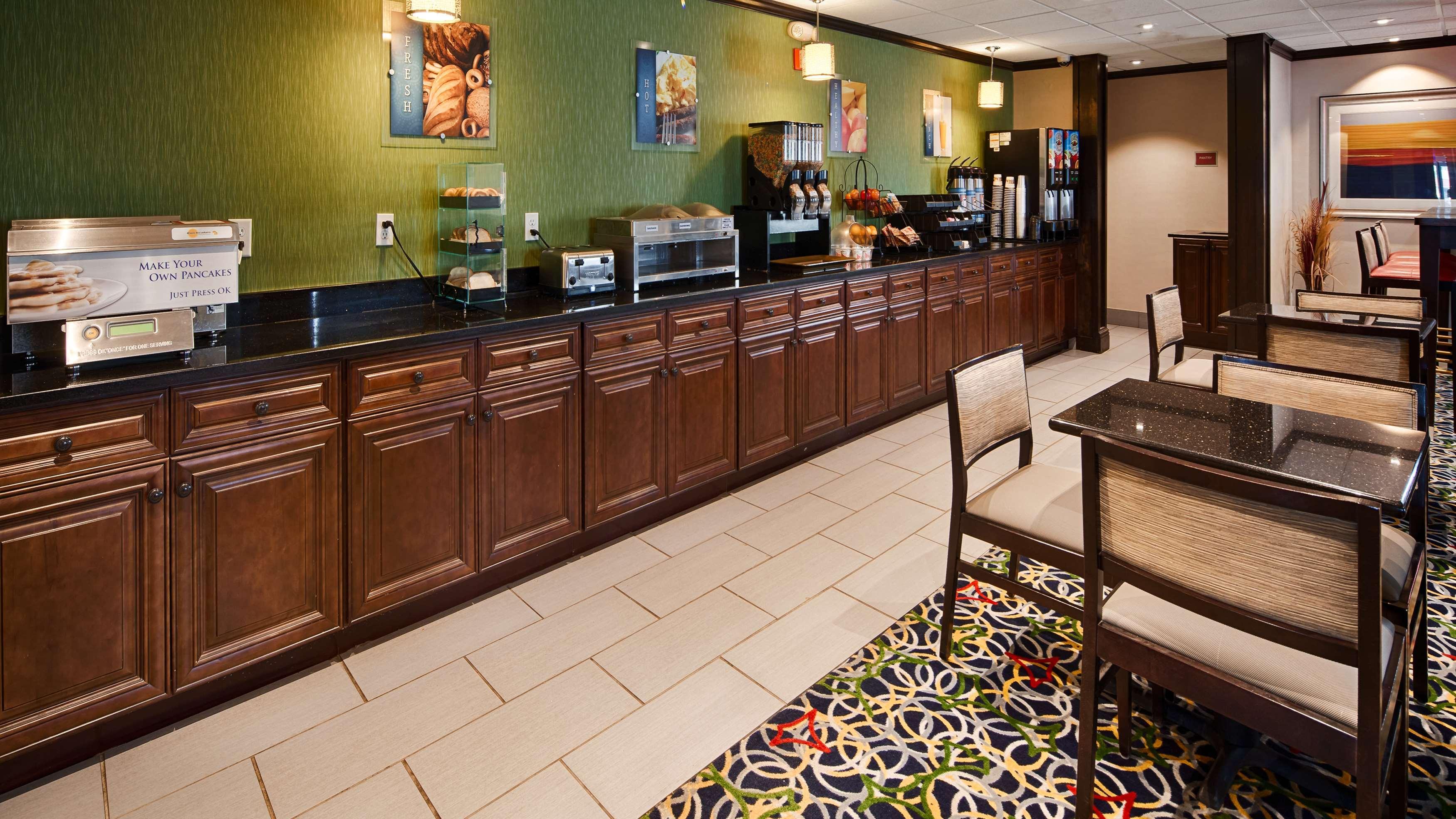 Best Western Elyria Eksteriør billede